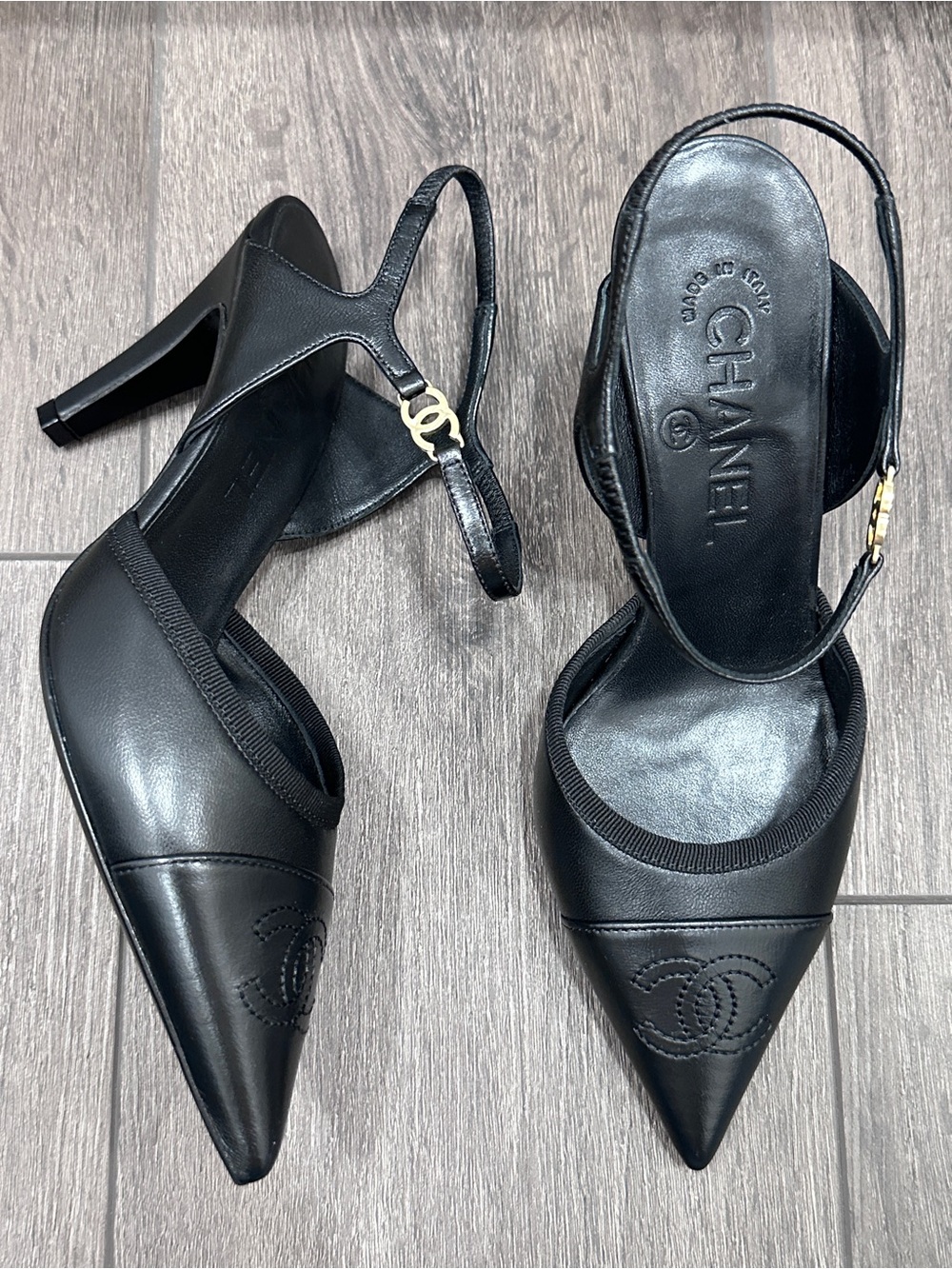 2026 CHANEL BLAZY BLACK LEATHER POINTY TOE GOLD CC LOGO SANDALS HEELS SHOES 35C
